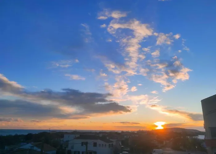 180 Panoramic Terrace * フロンティニャン